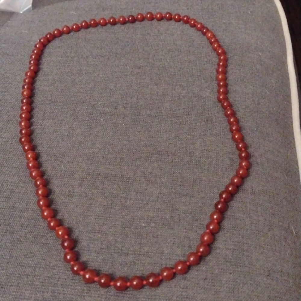 Women's bead necklace